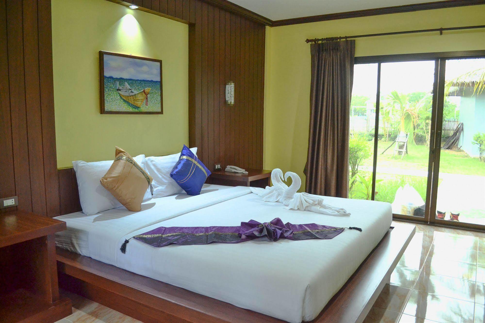 The Villa Laemhin Lagoon Resort Phuket Ngoại thất bức ảnh