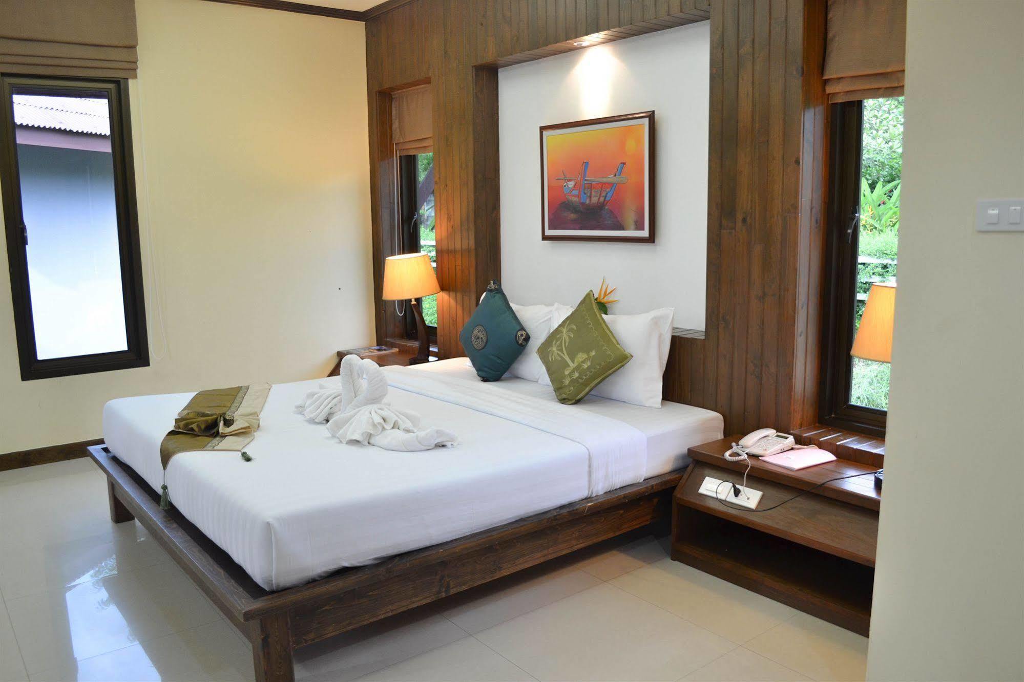 The Villa Laemhin Lagoon Resort Phuket Ngoại thất bức ảnh