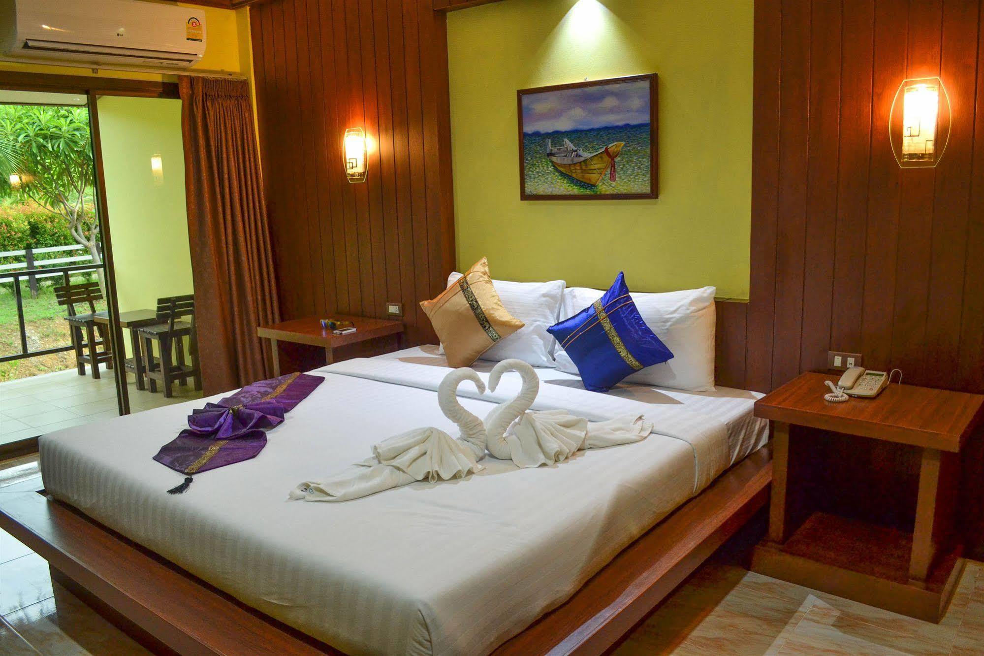 The Villa Laemhin Lagoon Resort Phuket Ngoại thất bức ảnh
